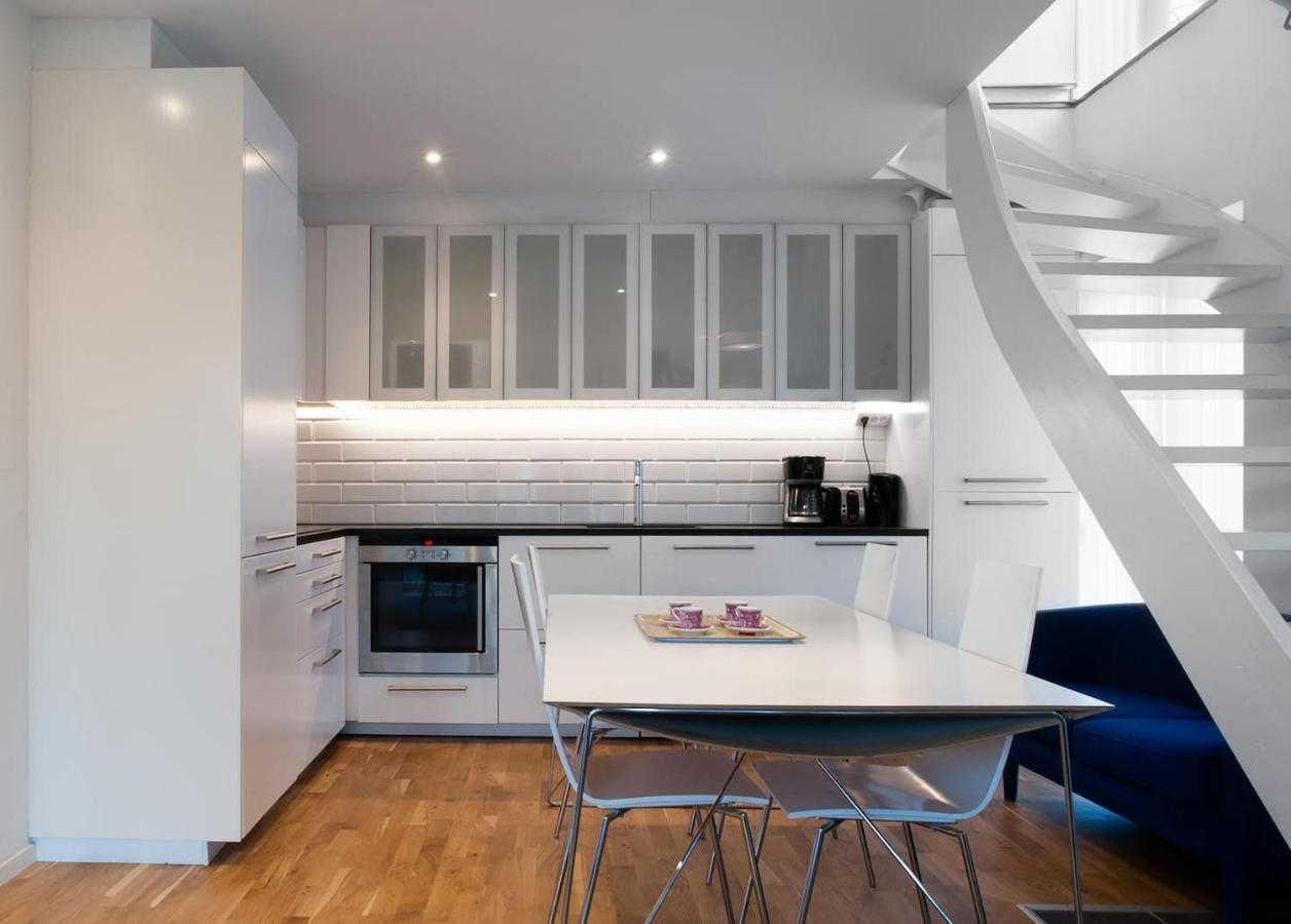 索伦蒂纳Townhouse On Arlanda Stockholm Metro Line - Easy Checkin别墅 外观 照片