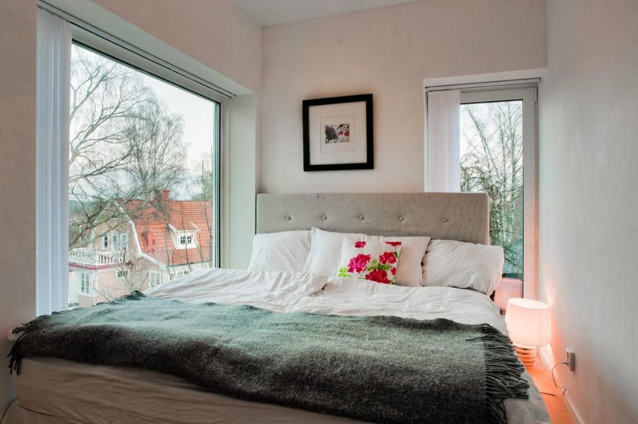 索伦蒂纳Townhouse On Arlanda Stockholm Metro Line - Easy Checkin别墅 外观 照片