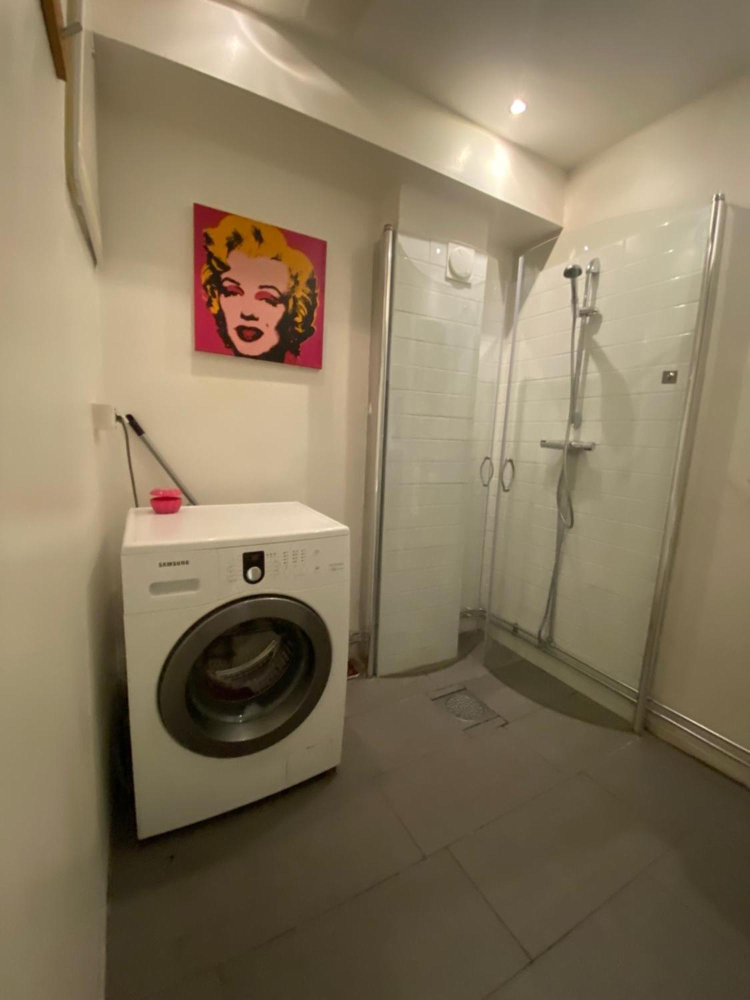 索伦蒂纳Townhouse On Arlanda Stockholm Metro Line - Easy Checkin别墅 外观 照片