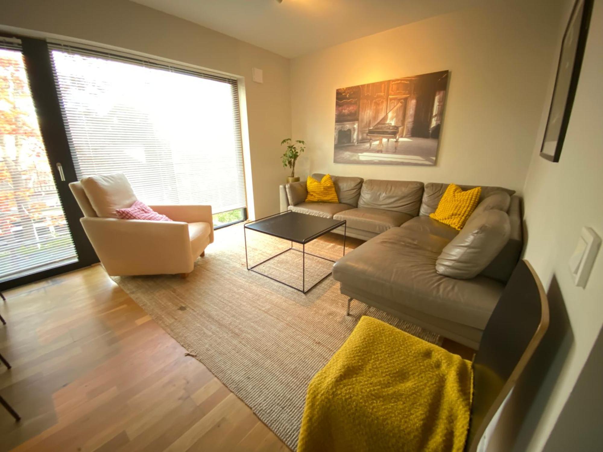索伦蒂纳Townhouse On Arlanda Stockholm Metro Line - Easy Checkin别墅 外观 照片